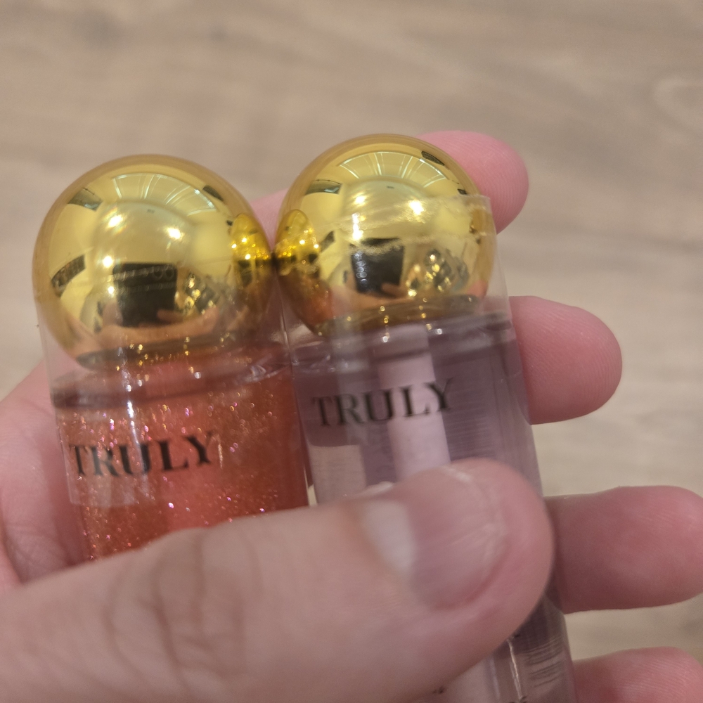 Truly Beauty Luxury Peptide Lip Oil Duo - Cherry Baby & Glazed Donut Sealed - Picture 3 of 16